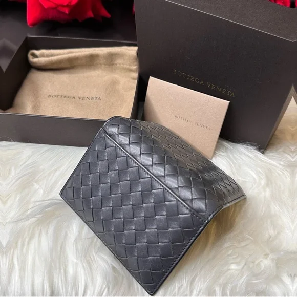 BOTTEGA VENETA Card Holder with Box and Dust Bag - Picture 9 of 12